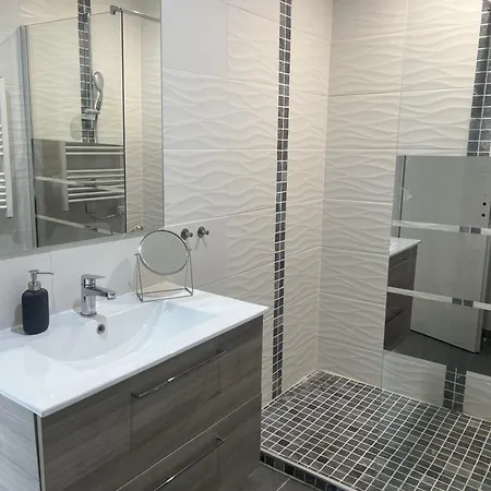 72m2 Avec Piscine * Lunel (Herault)