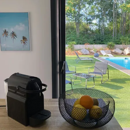 72m2 Avec Piscine Apartmán *